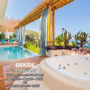 Honeymoon Suite